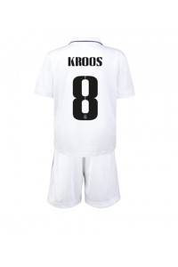 Fotbalové Dres Real Madrid Toni Kroos #8 Dětské Domácí Oblečení 2022-23 Krátký Rukáv (+ trenýrky)